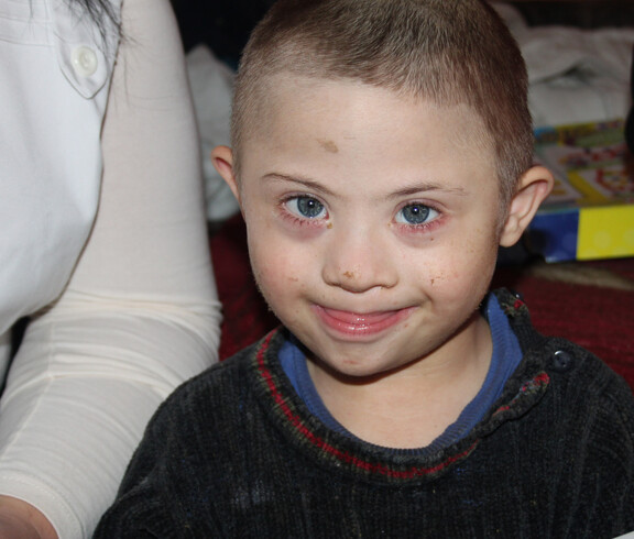 Portrait von Daniel, eines von rund 90 betreuten Kindern des ReHa-Teams in Blaj / Rumänien.